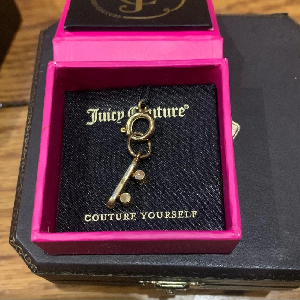 Juicy Couture Silver Crystal Skateboard Charm New in Box - Picture 2 of 3